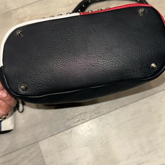 Soul West women Texas Flag embroidered hand bag and wallet. - Picture 3 of 8